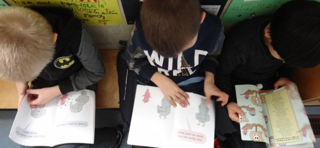 photo of children reading